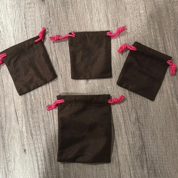 Set of 4 matching Kate Spade jewelry pouches - Picture 2 of 2